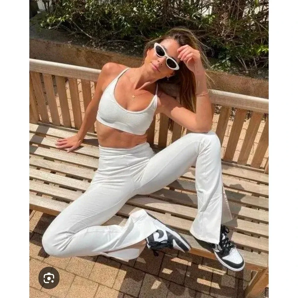 Alo Yoga Airbrush High-Waist Flutter Split Flare Streetwear Y2K Atheleisure